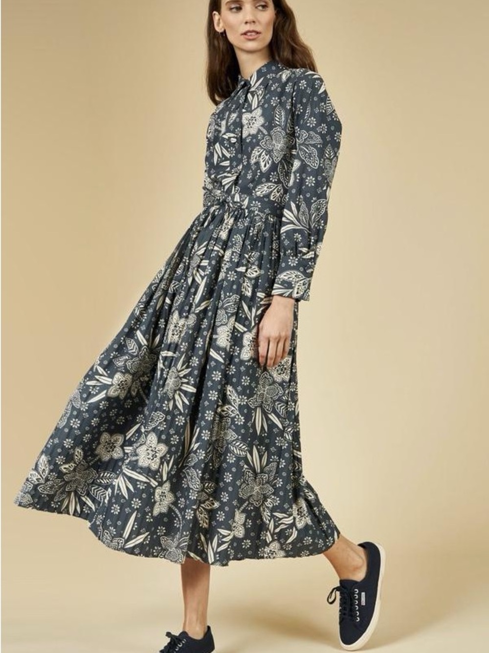 Hunter Bell Hattie Bandana Long-Sleeve Midi Dress in Slate Blue